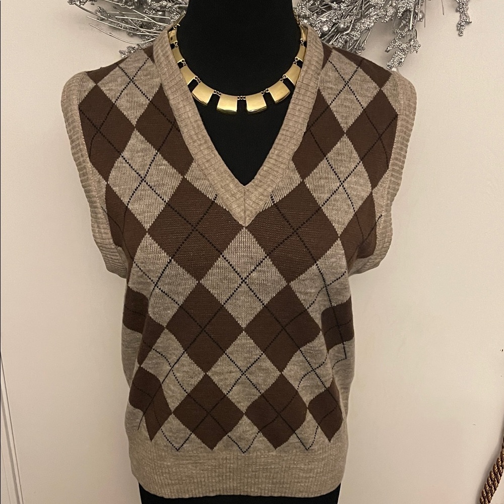 Classic V-Neck Argyle Sweater Vest - Brown and Tan
